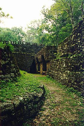 source:  http://www.thresholds.net/yaxchilan/yaxchilan5.html